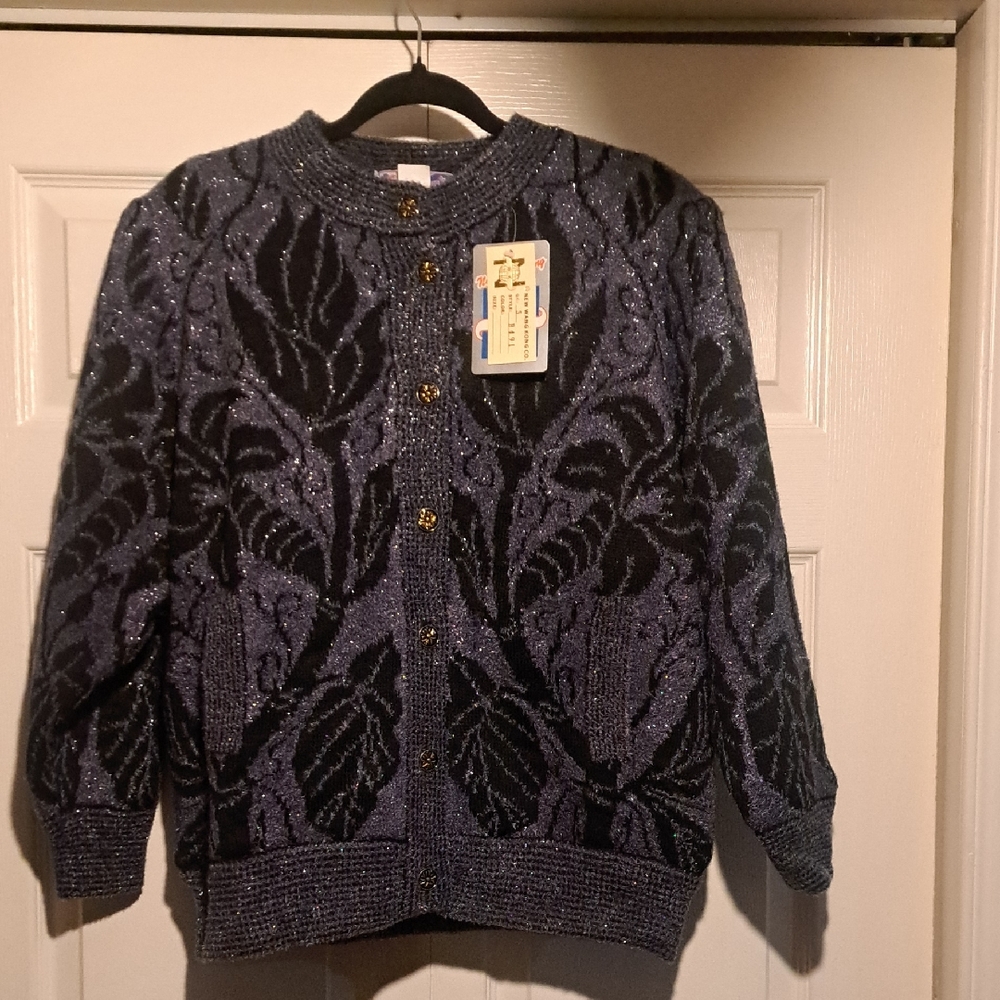 ☂️NWT Woman's purple black glitter Patterned Jacket Cozy and comfortable 4 Cold